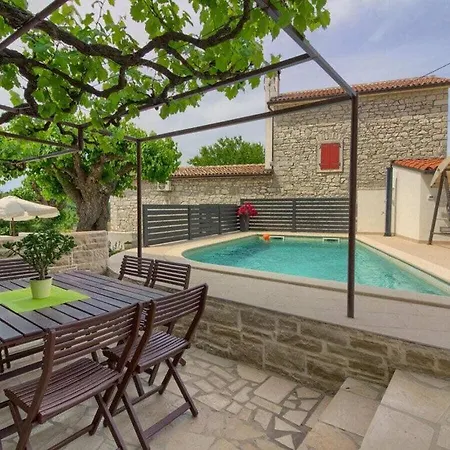 Zita Comfortable Holiday Villa Porec